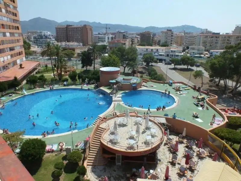 Piscina de Apartament en venda en Roses amb Jardí privat, Terrassa i Balcó