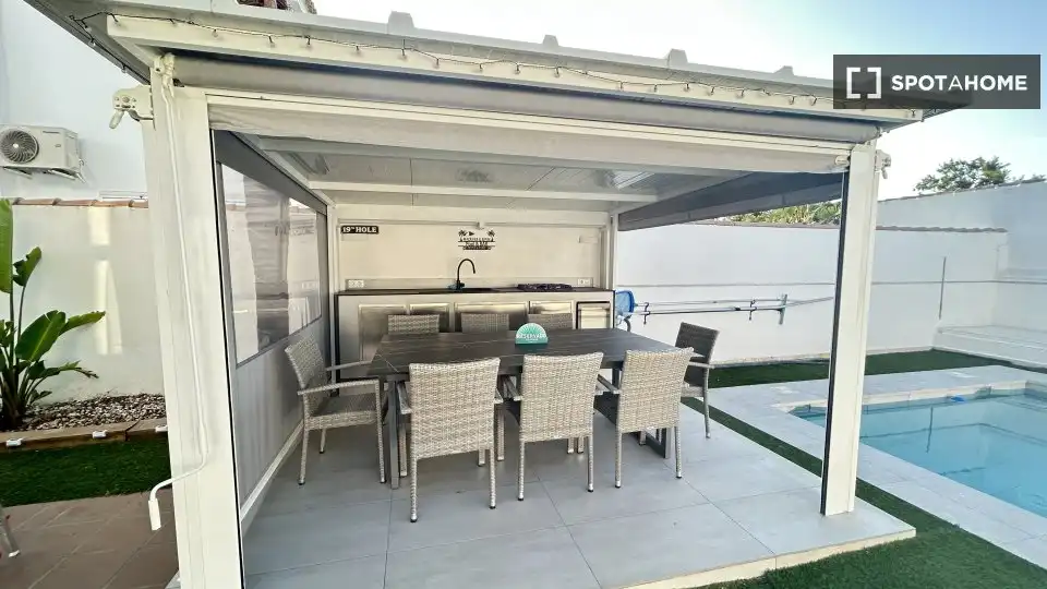Terraza de Apartamento para compartir en Chiclana de la Frontera con Aire acondicionado, Terraza y Amueblado