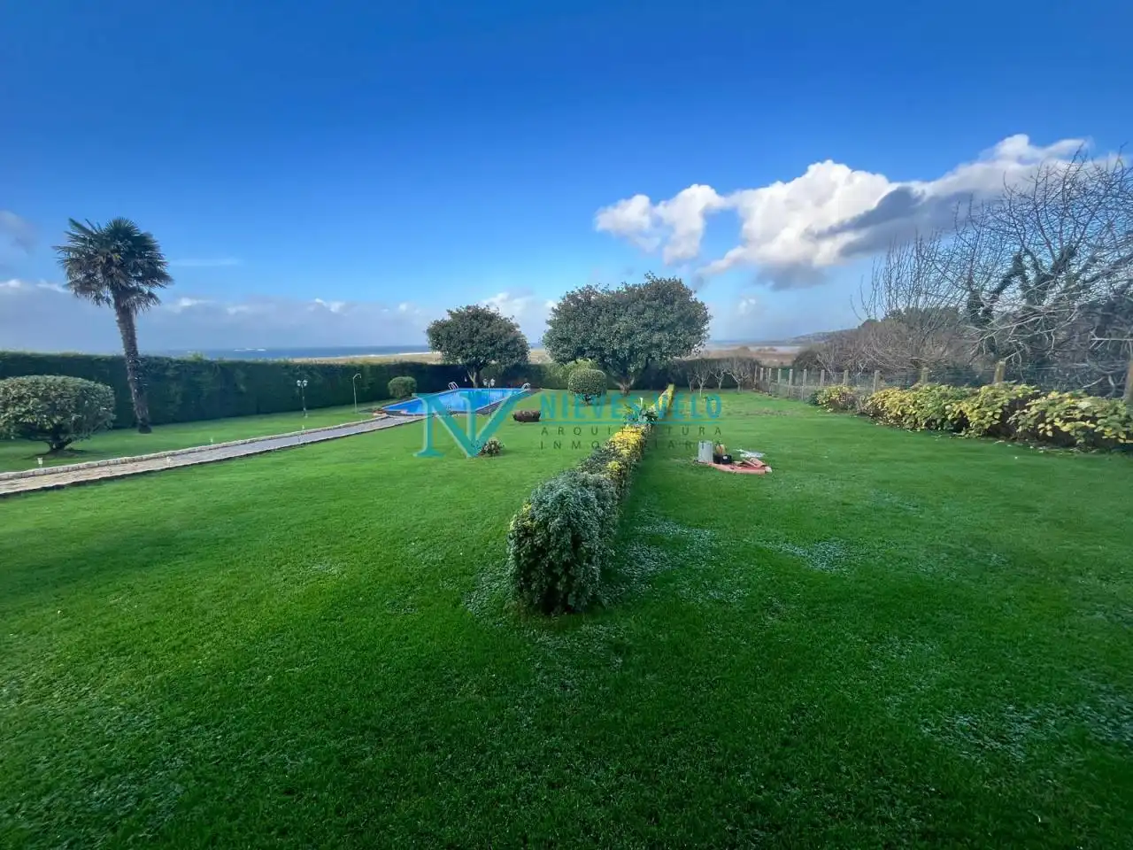 Garten von Haus oder Chalet zum Verkauf in Carballo mit Heizung, Privatgarten und Möbliert