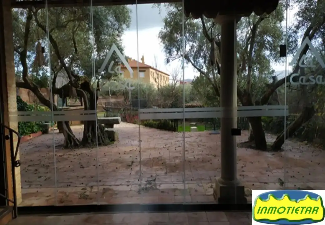 Business premises to rent in Calle Tiétar 62