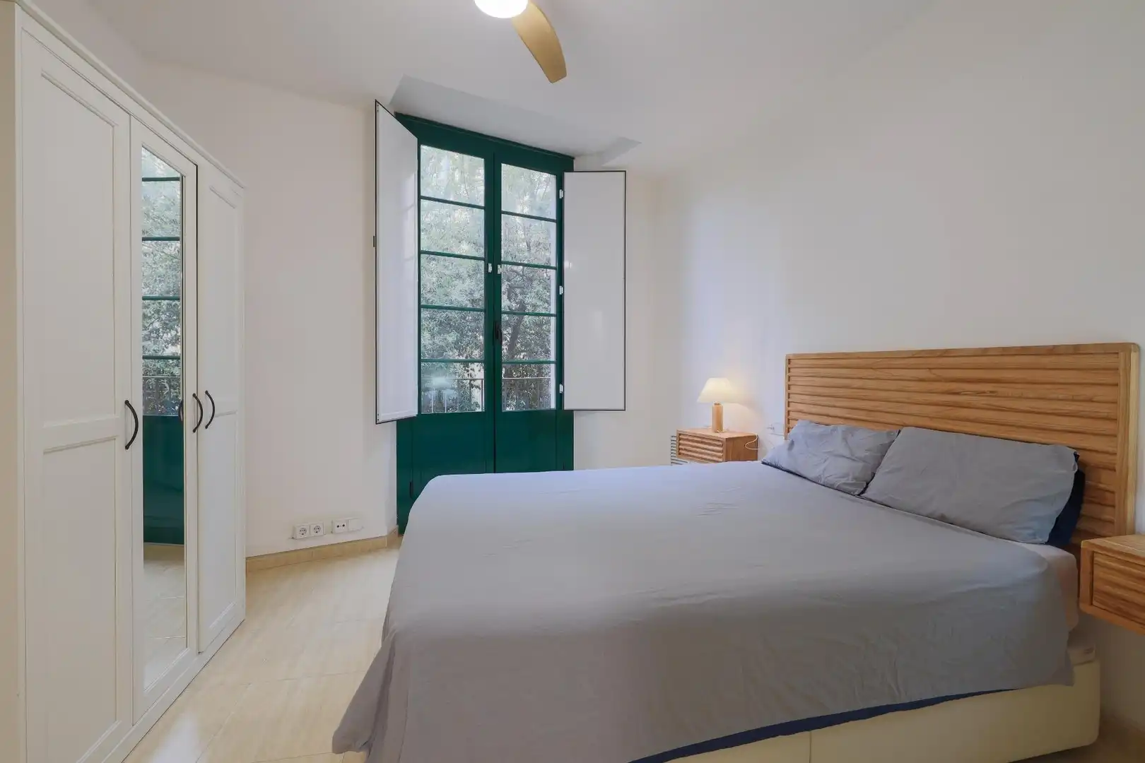 Flat with terrace to rent in Ciutat Vella, imagen 3