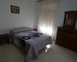 Dormitori de Apartament de lloguer en Azuaga amb Moblat, Forn i Rentadora