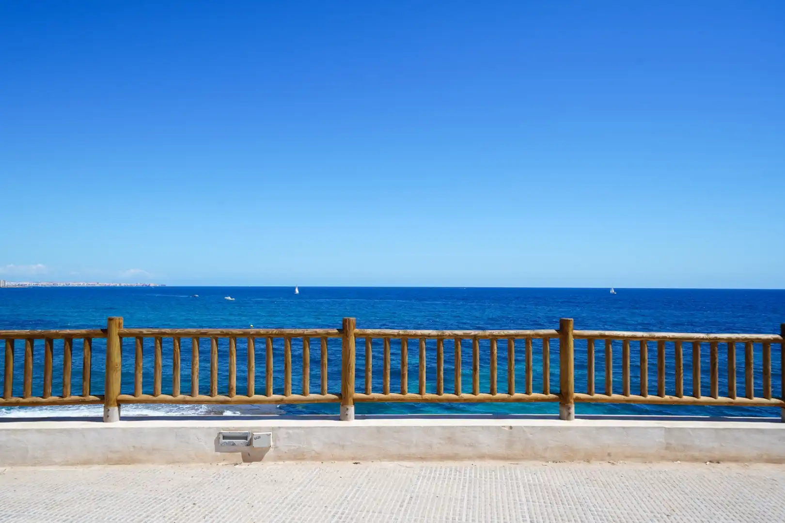 Vista exterior de Casa o xalet en venda en Orihuela amb Terrassa
