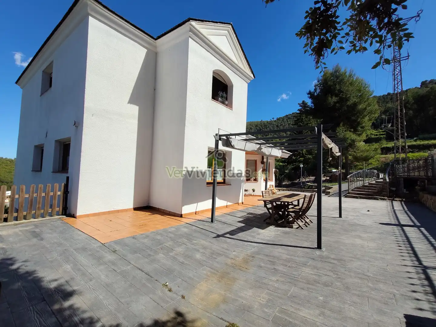 Vista exterior de Casa o xalet en venda en Vallirana amb Calefacció, Jardí privat i Terrassa