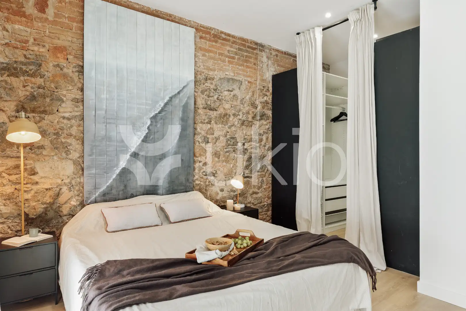 Dormitori de Apartament de lloguer en Barcelona amb Aire condicionat, Moblat i Forn