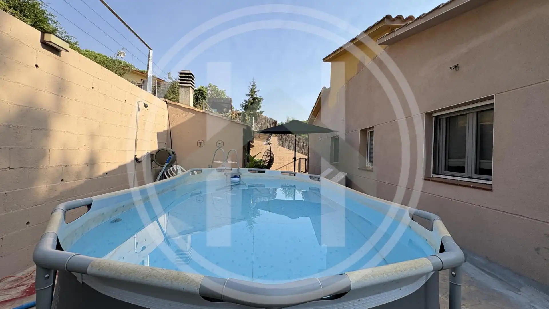 Piscina de Casa o xalet en venda en Sant Celoni amb Aire condicionat, Calefacció i Terrassa