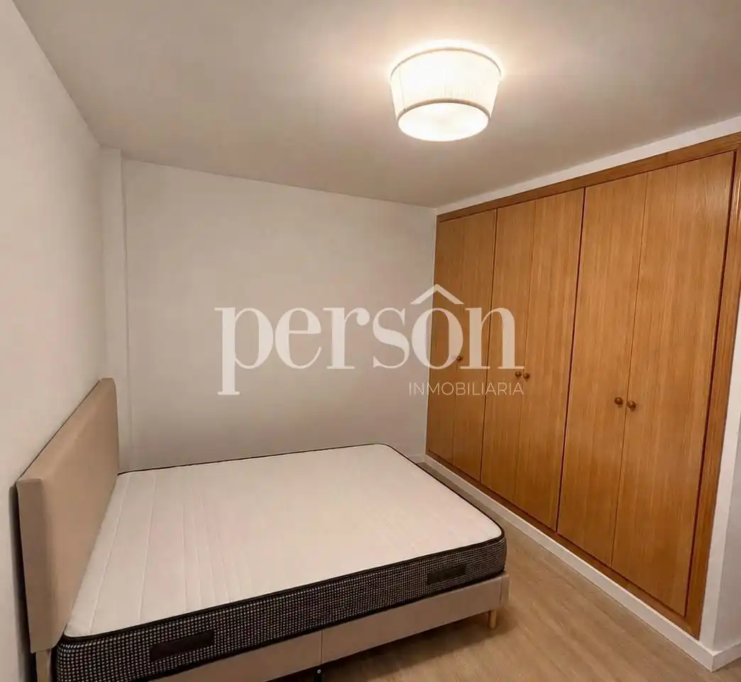 Bedroom of Flat for share in Moncada  with Air Conditioner and Furnished