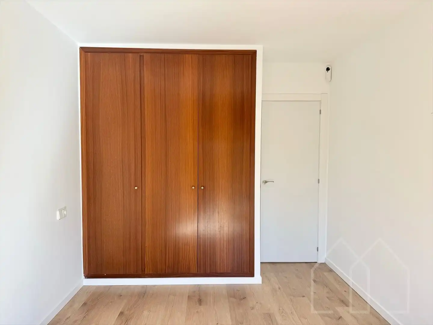 Dormitori de Pis en venda en Girona amb Aire condicionat, Calefacció i Terrassa