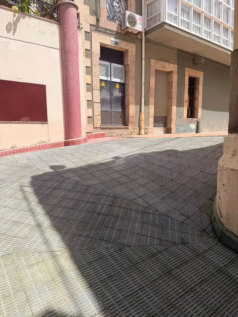Terrassa de Local de lloguer en Torrelavega  amb Aire condicionat, Terrassa i Moblat