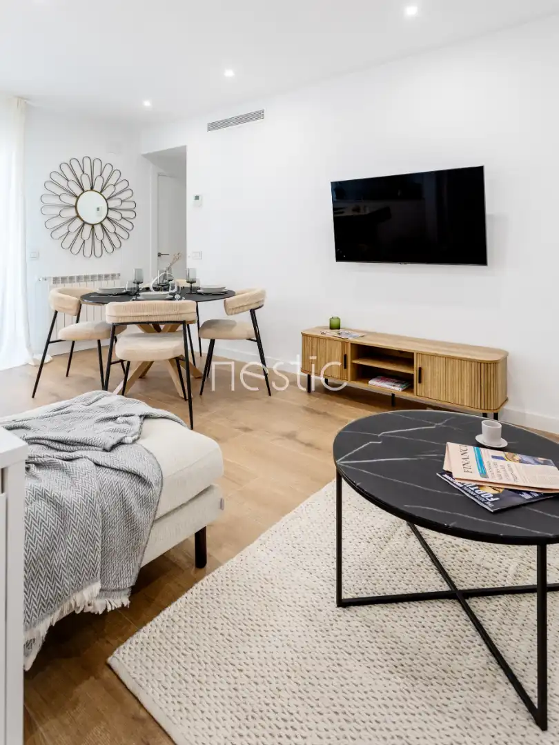 Sala d'estar de Apartament de lloguer en Madrid amb Aire condicionat, Calefacció i Terrassa