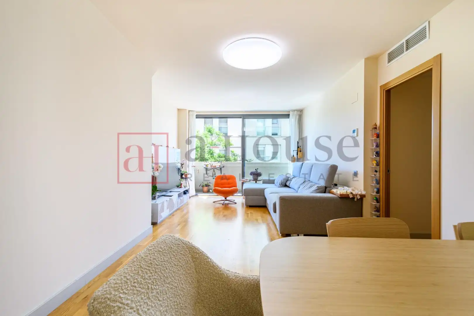 Living room of Flat for sale in Barcelona  with Heating, Parquet flooring and Terrace