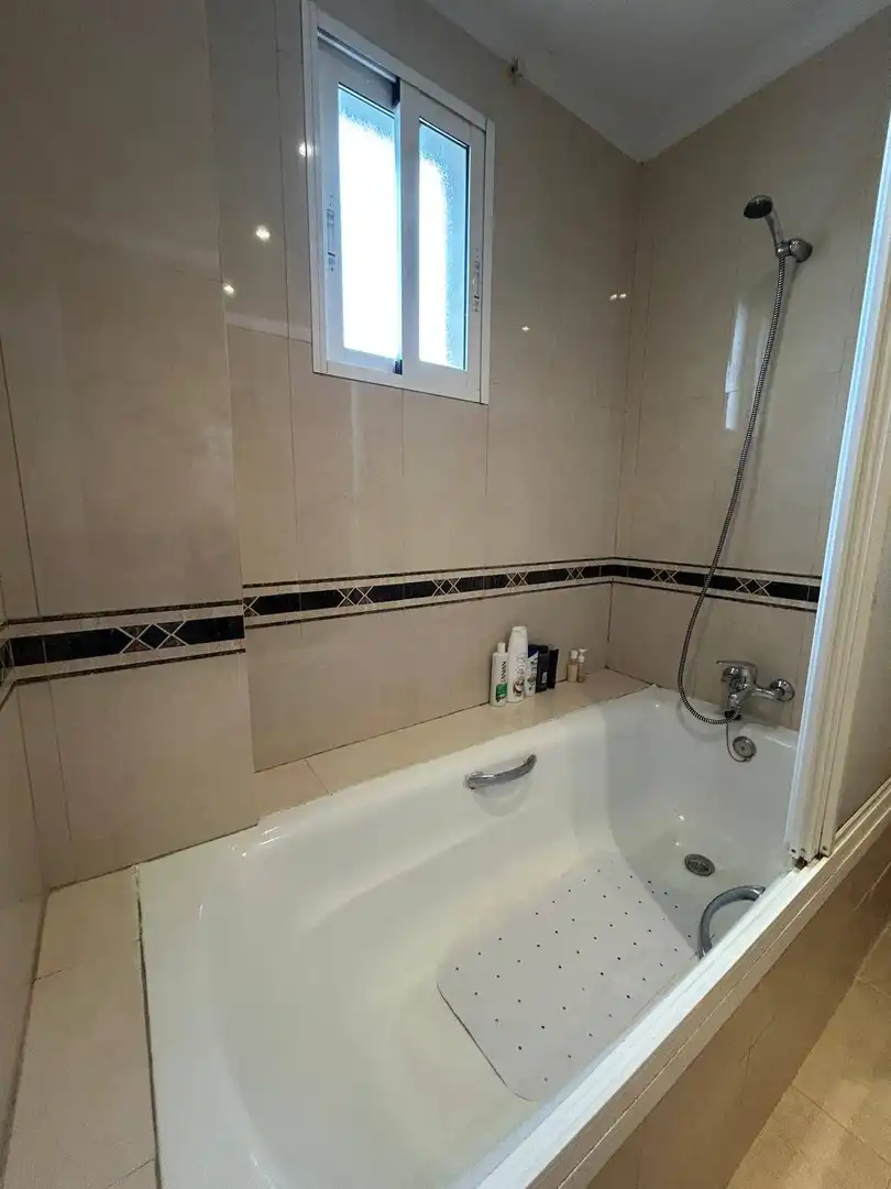 Bathroom of Flat for rent in Cartagena  with Air Conditioner and Furnished