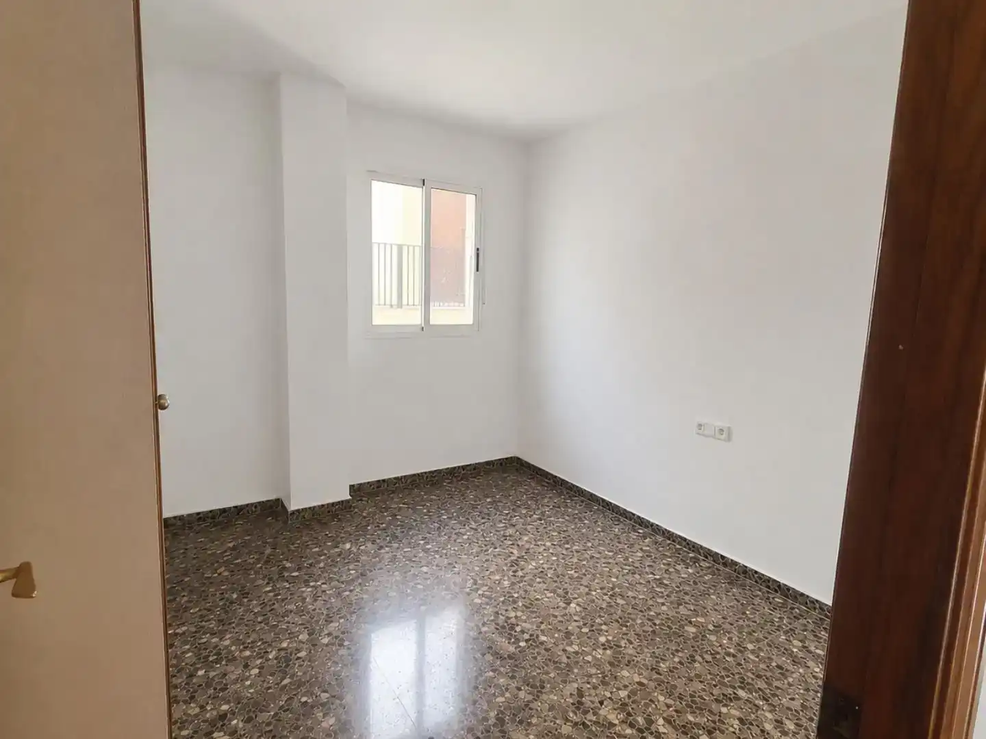 Bedroom of Flat for rent in  Valencia Capital  with Air Conditioner and Balcony