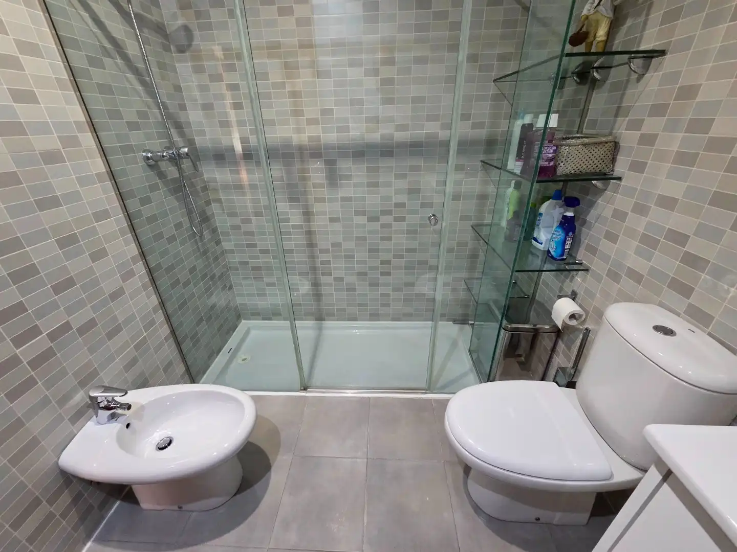 Badezimmer von Wohnung zum Verkauf in Burgos mit Heizung, Terrasse und Abstellraum