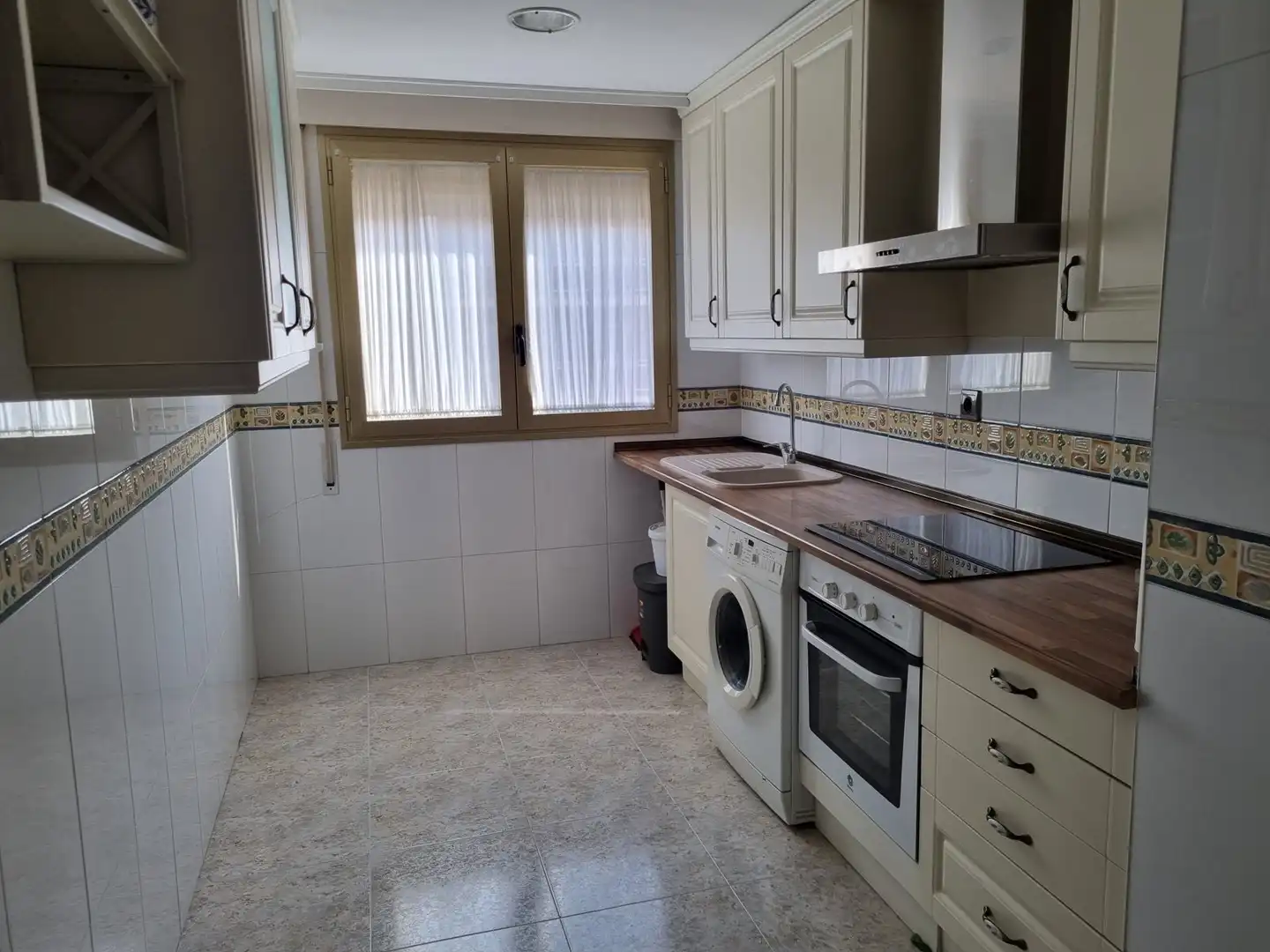 Cocina de Piso en venta en Nájera con Calefacción, Trastero y Amueblado