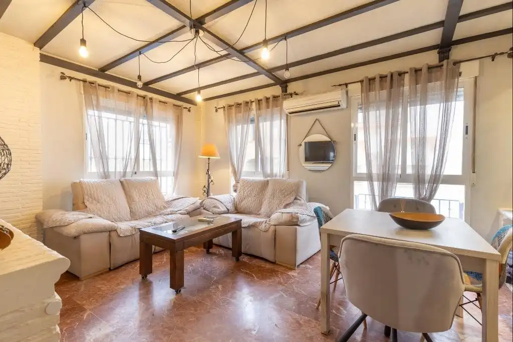 Sala de estar de Casa adosada en venta en Granada con Terraza