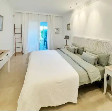 Schlafzimmer von Wohnung zum Verkauf in Benahavís mit Klimaanlage, Terrasse und Möbliert