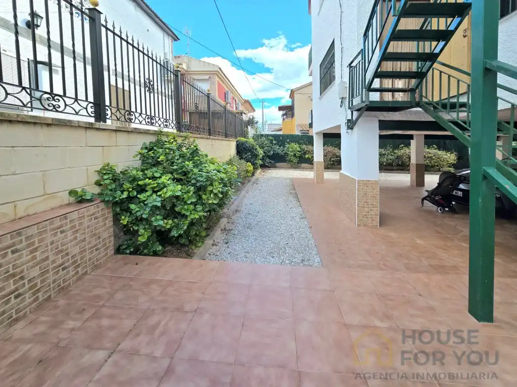 Vista exterior de Piso en venta en Los Alcázares