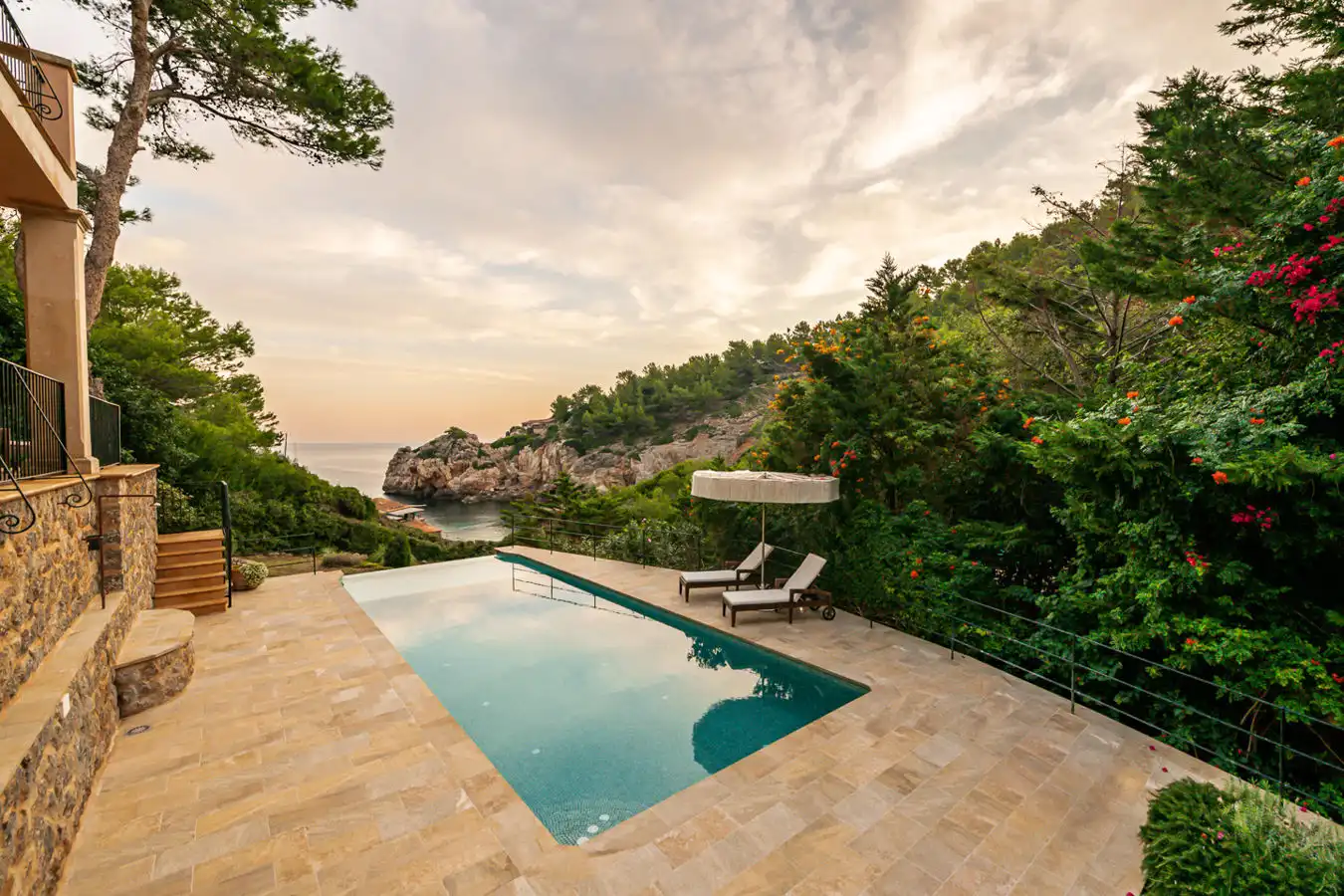 Country homes for sale in Deià
