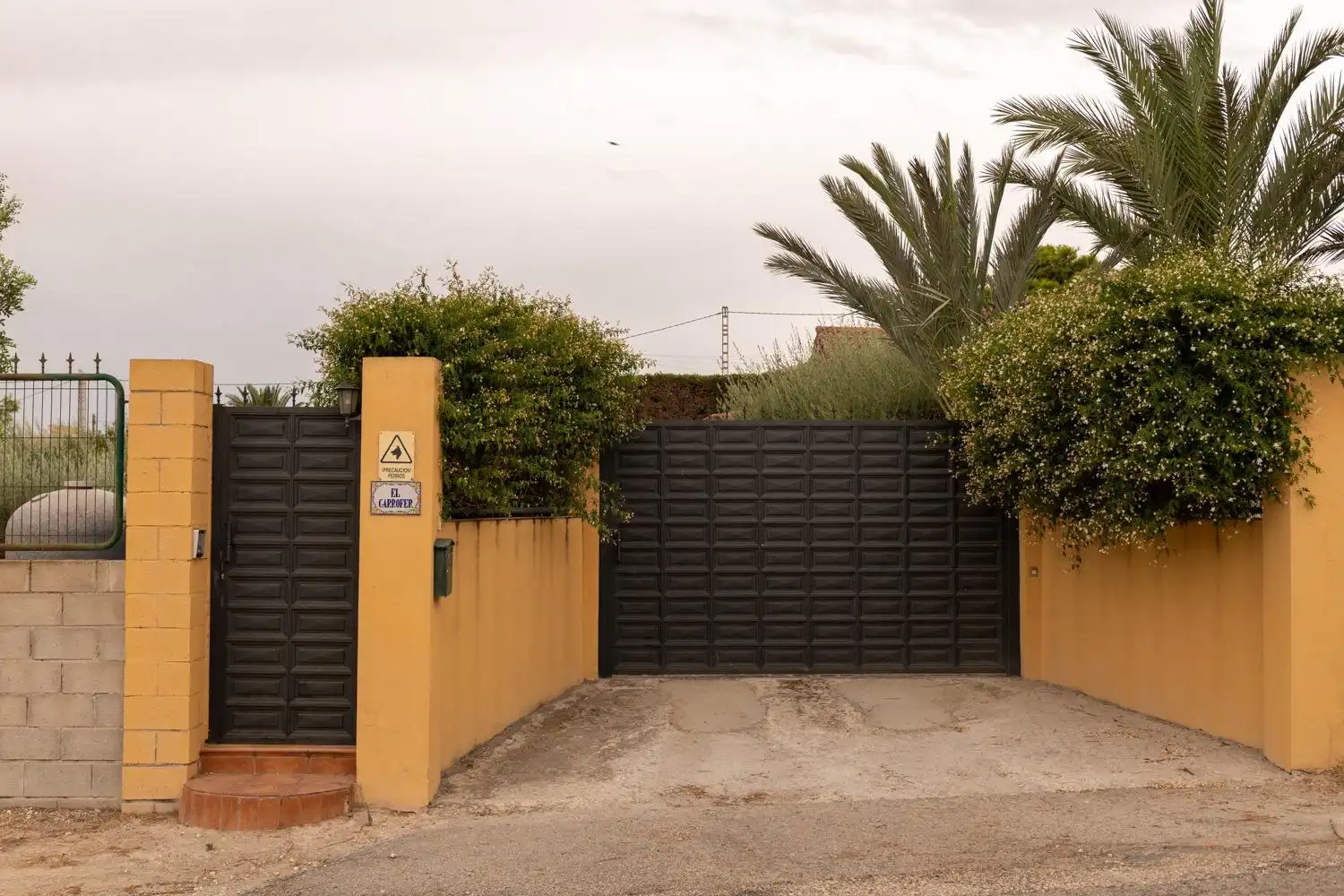 Vista exterior de Casa o xalet en venda en Alicante / Alacant amb Aire condicionat, Calefacció i Jardí privat