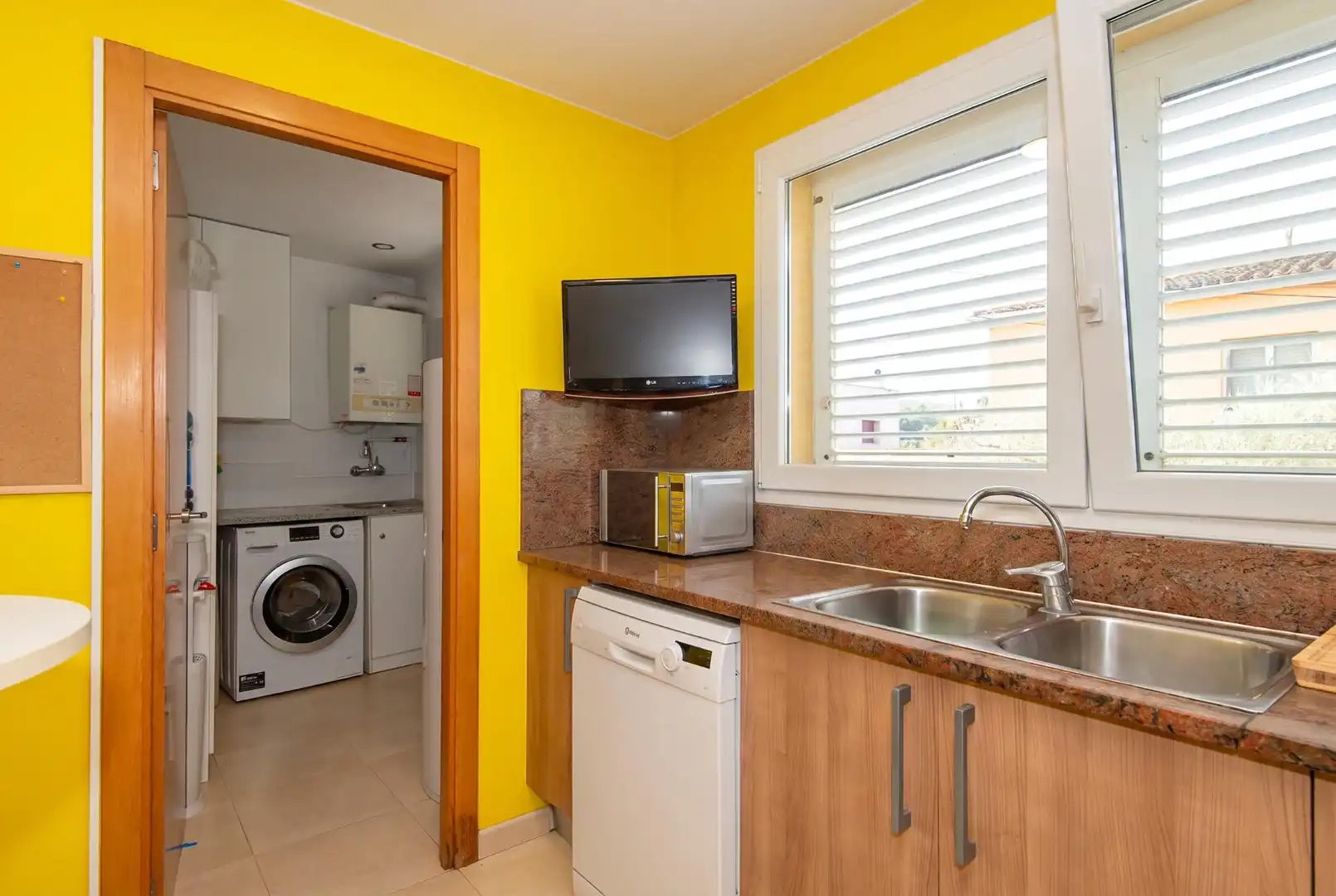 Kitchen of Houses for sale in Flaçà  with Air Conditioner and Heating