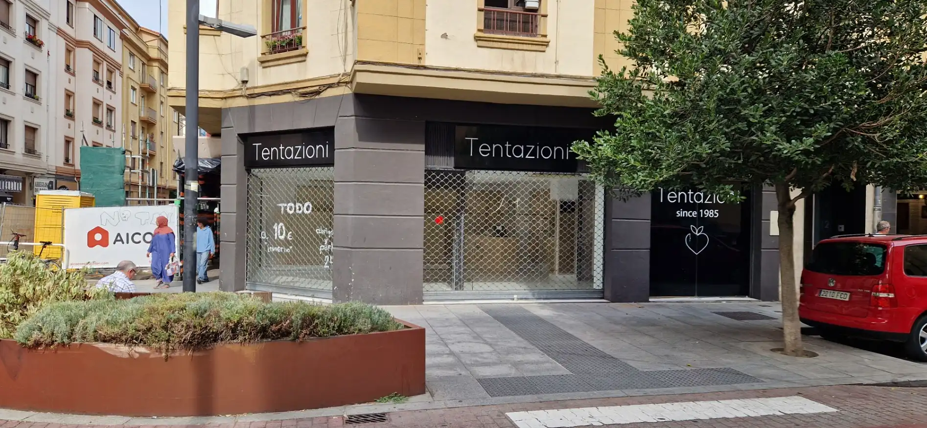 Local de lloguer en  Pamplona / Iruña amb Aire condicionat, Calefacció i Parquet