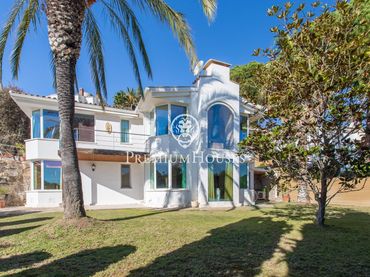 Casa con balcone in vendita a Montgoda