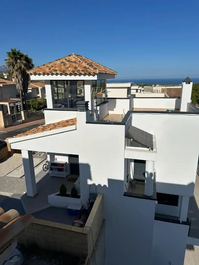 Vista exterior de Casa o chalet en venta en La Nucia con Aire acondicionado, Terraza y Piscina