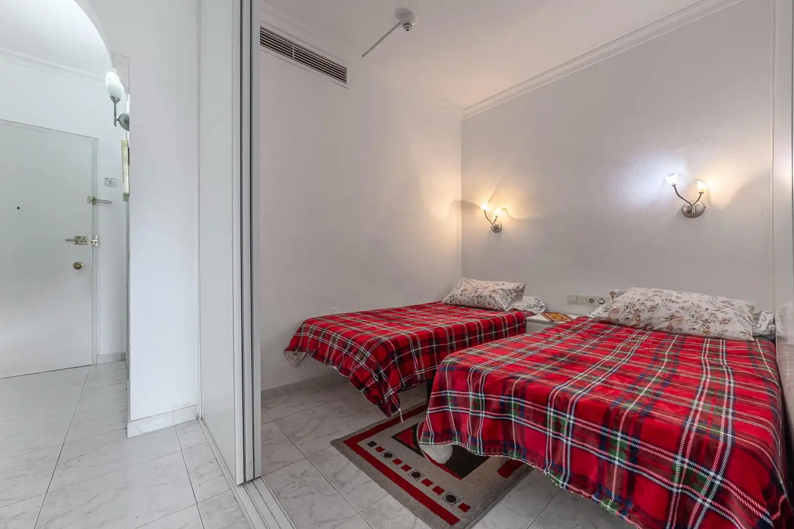 Dormitori de Apartament en venda en Fuengirola amb Aire condicionat, Calefacció i Jardí privat