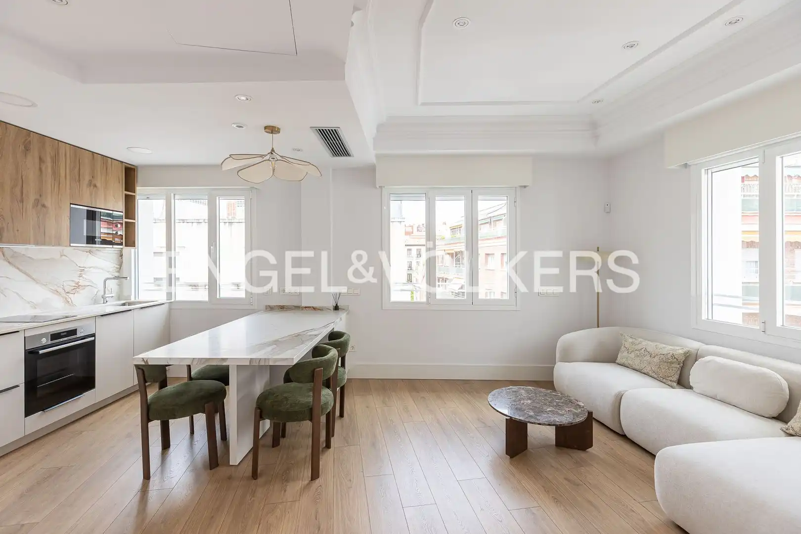 Vista exterior de Piso de alquiler en Madrid con Aire acondicionado, Calefacción y Trastero