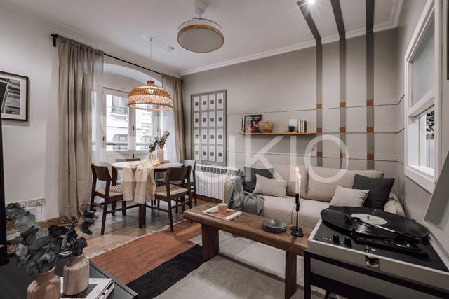 Apartamento en Alquiler en Calle del Desengaño en Universidad - Malasaña