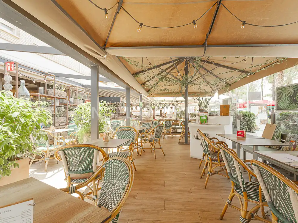 Terrassa de Local en venda en Castelldefels