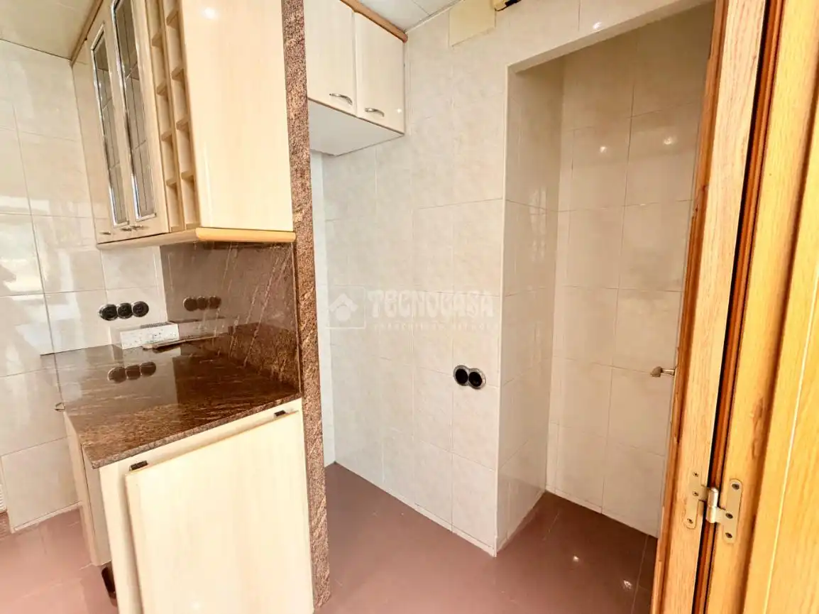 Cuina de Pis en venda en Barcelona amb Aire condicionat i Calefacció