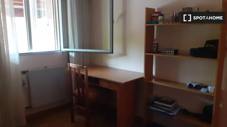 Habitación de Piso para compartir en Leganés con Aire acondicionado, Calefacción y Amueblado