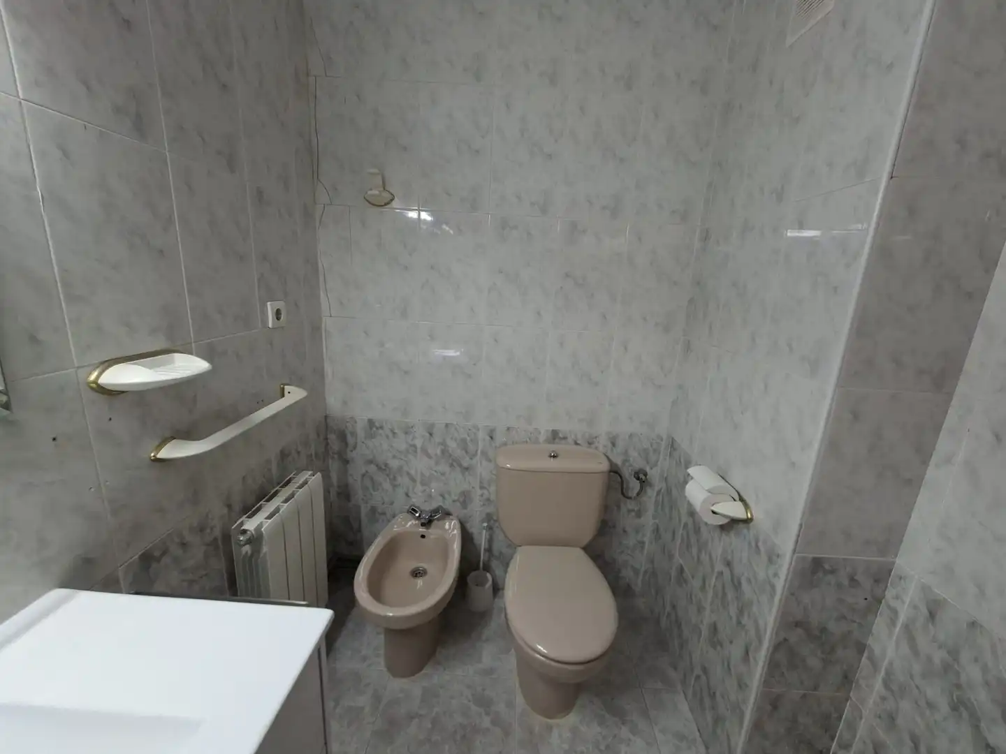 Baño de Piso de alquiler en Plasencia con Aire acondicionado, Calefacción y Terraza