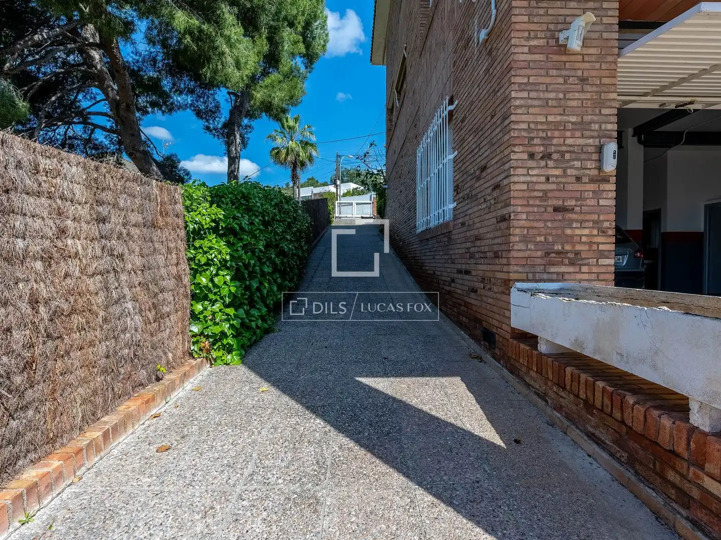 Exterior view of Houses for sale in Sant Just Desvern  with Air Conditioner, Private garden and Terrace