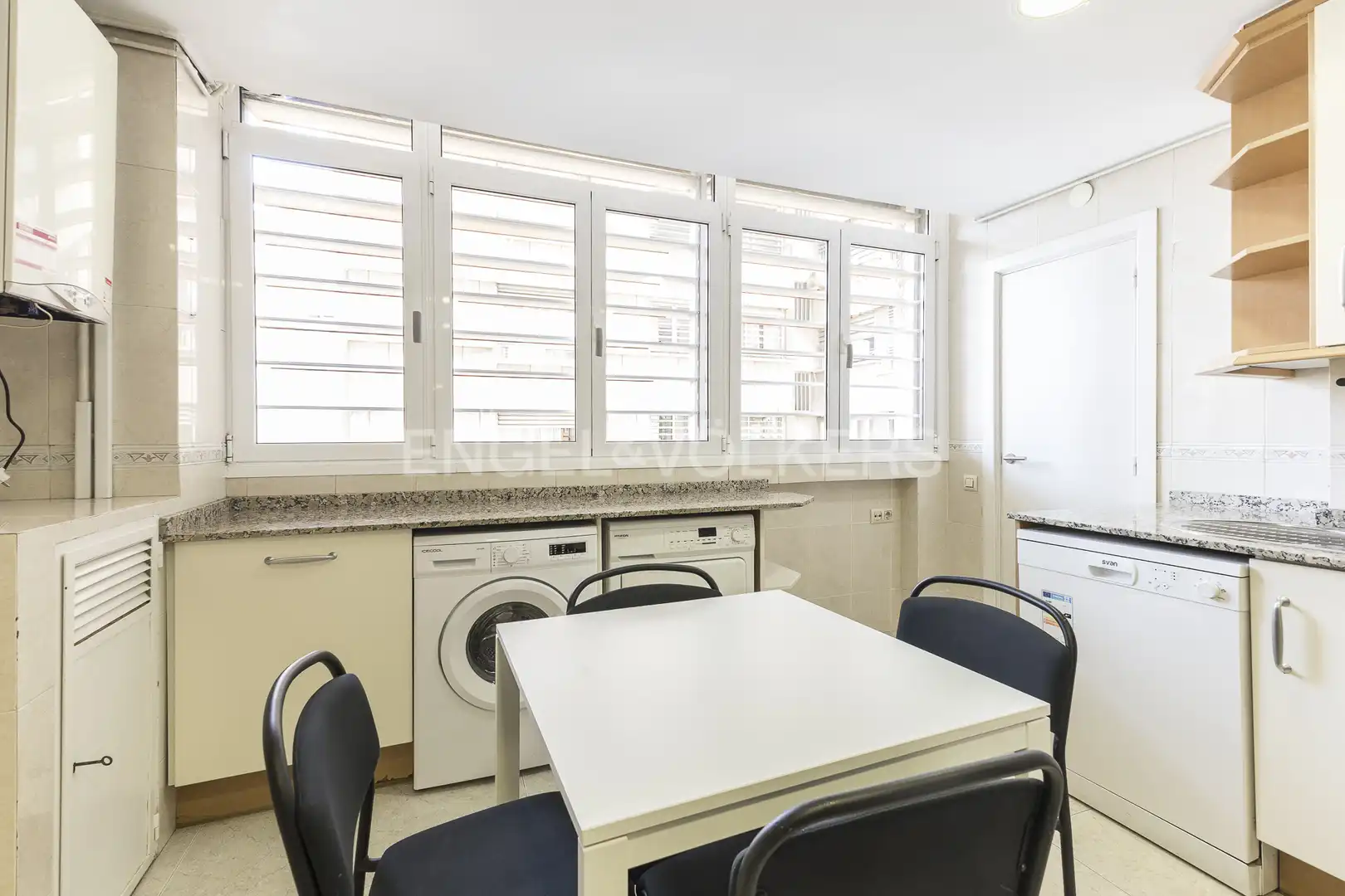 Cocina de Piso en venta en Barcelona con Calefacción y Parquet