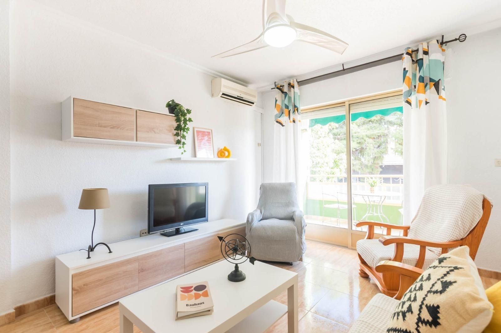 Sala d'estar de Apartament en venda en San Pedro del Pinatar amb Aire condicionat, Terrassa i Traster