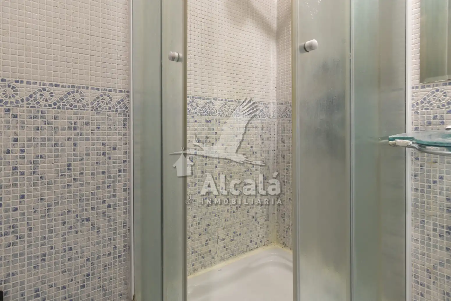 Bathroom of Flat for sale in Alcalá de Henares  with Air Conditioner, Heating and Private garden