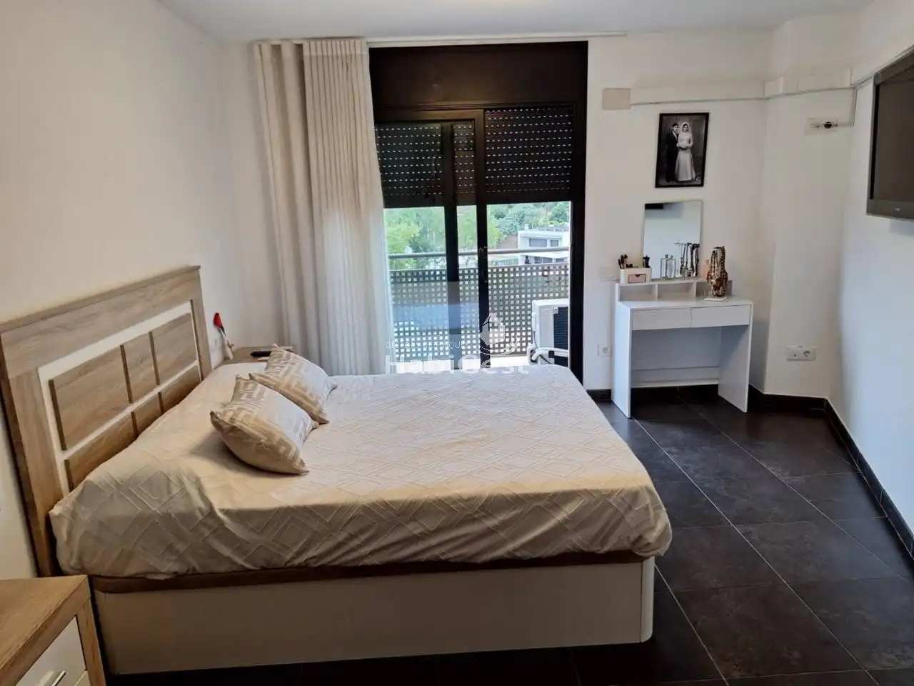 Schlafzimmer von Maisonette zum Verkauf in Sils mit Klimaanlage, Terrasse und Gemeinschaftspool