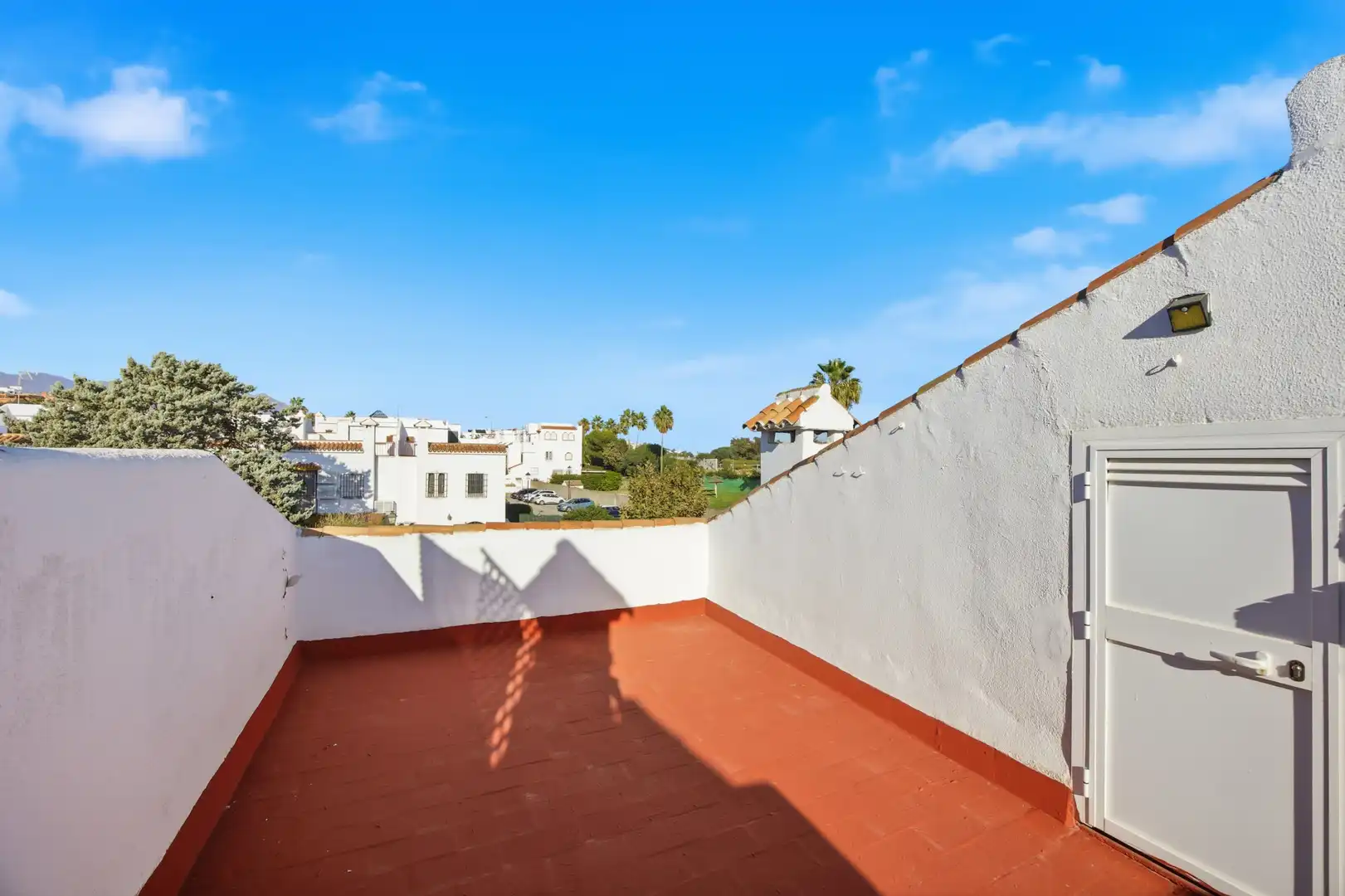 Vista exterior de Casa o chalet en venta en Casares con Jardín privado, Terraza y Piscina