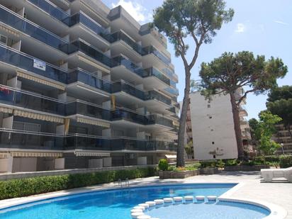 Swimming pool of Apartment for sale in Salou  with Air Conditioner, Terrace and Balcony