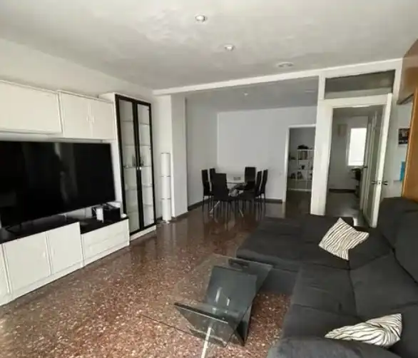 Flat with lift to rent in L'Eixample