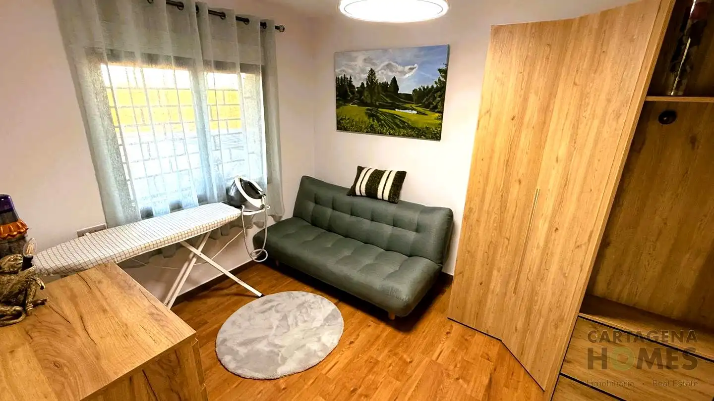 Habitación de Casa adosada en venta en Cartagena con Aire acondicionado, Jardín privado y Parquet