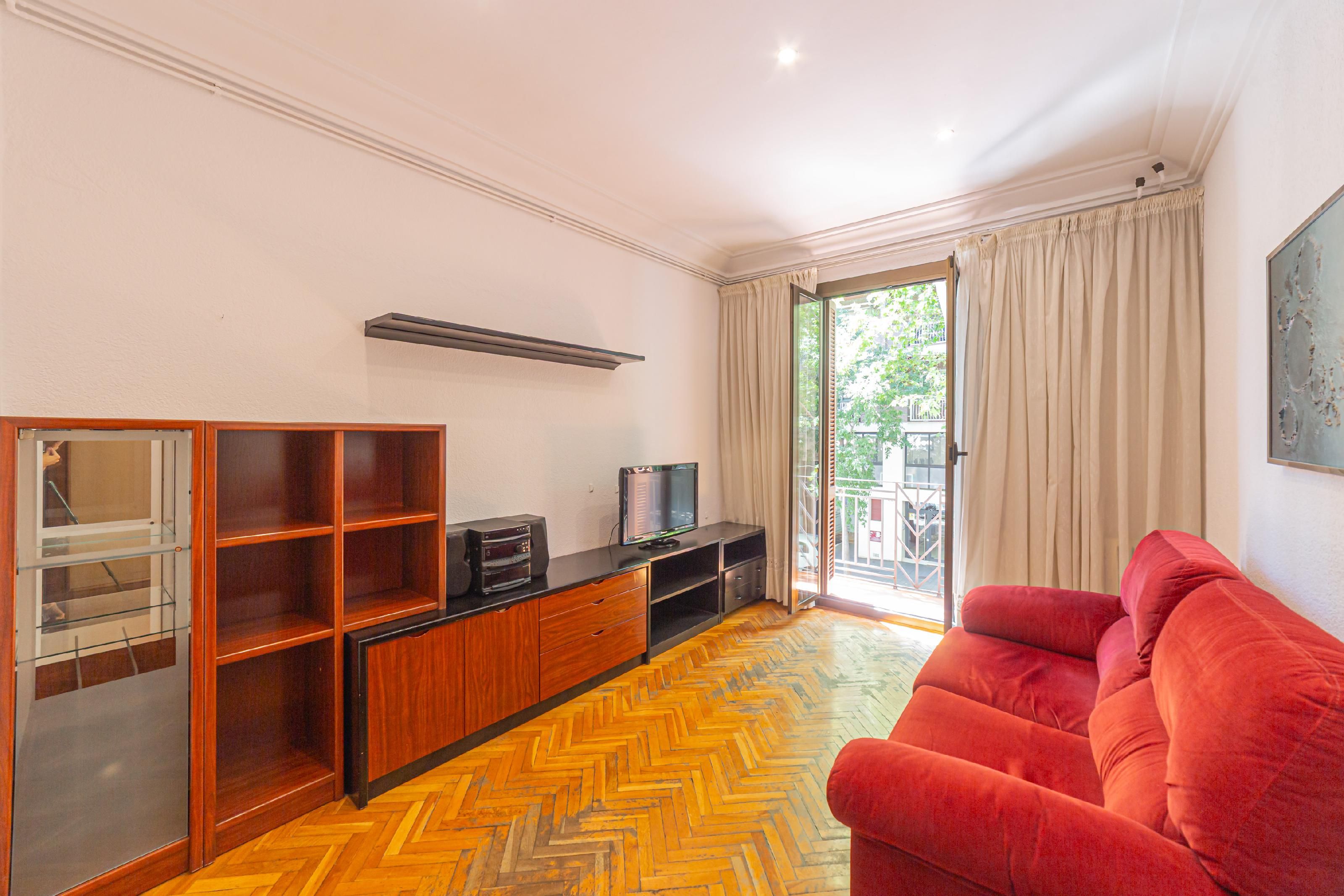 Sala d'estar de Pis en venda en  Barcelona Capital amb Calefacció, Parquet i Balcó