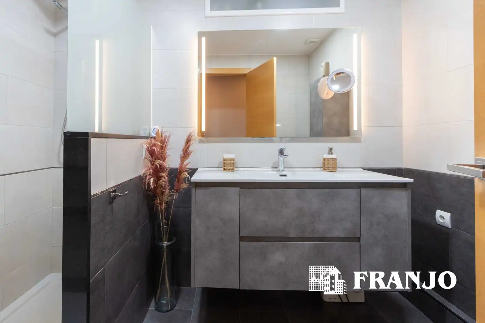 Bathroom of Flat for sale in Creu de Barberà - Sector Sud