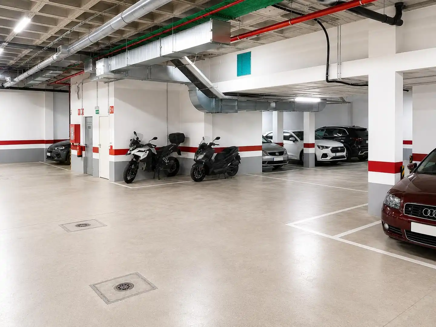 Parking of Attic for sale in Sevilla  with Air Conditioner, Heating and Terrace