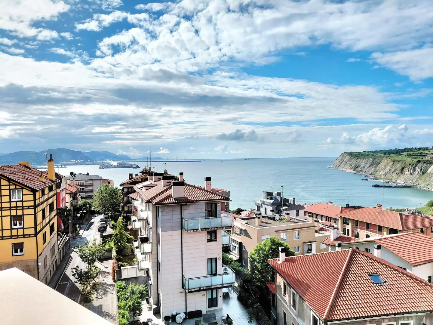 Vista exterior de Piso en venta en Getxo  con Calefacción, Terraza y Trastero