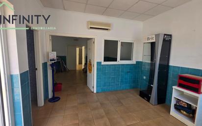 Premises to rent in Oliva  with Air Conditioner