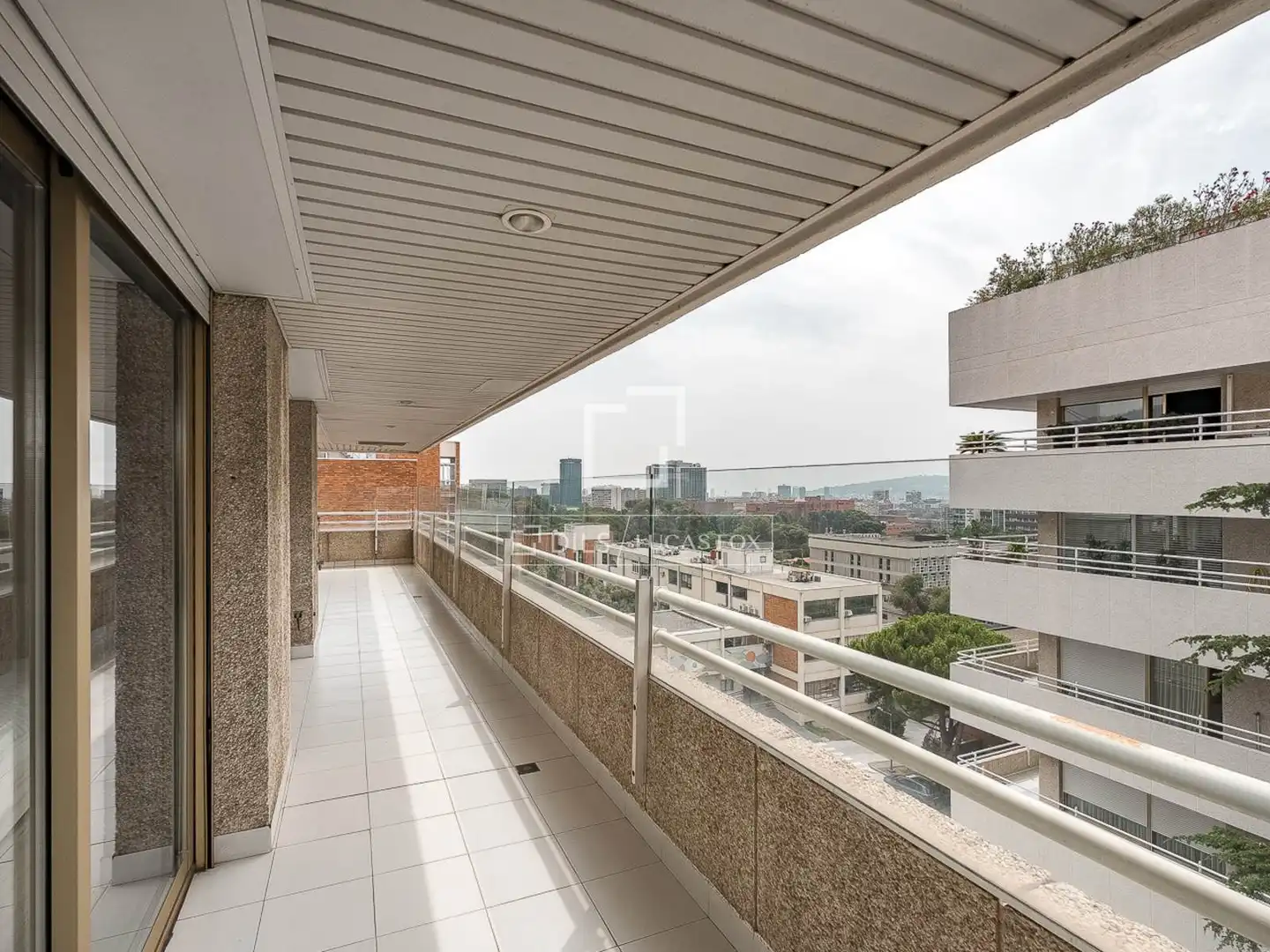 Terrassa de Pis en venda en Barcelona amb Aire condicionat i Traster
